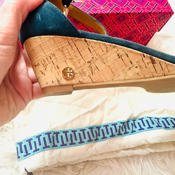 Gorgeous Tory Burch Blue Suede Kitten Espadrille - Picture 2 of 4